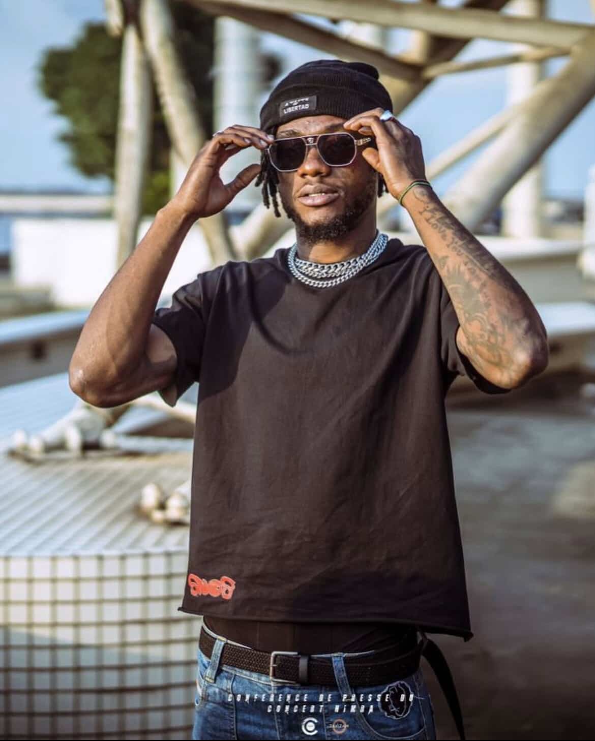 T-shirt snob (1ère collection) - Noir - Vue 2